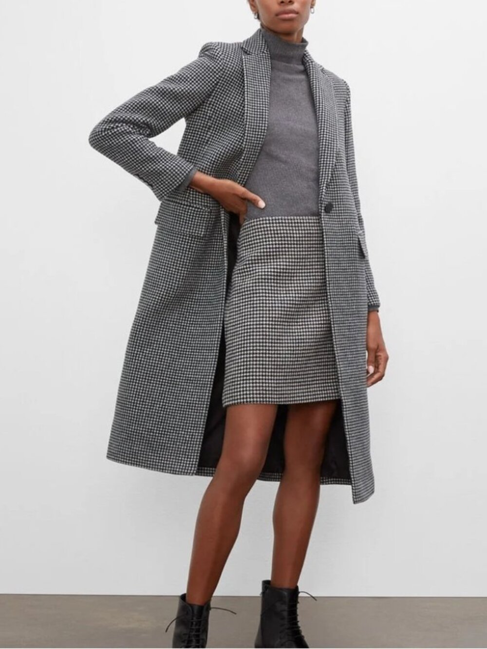 Club Monaco Black and White Houndstooth Mini Skirt